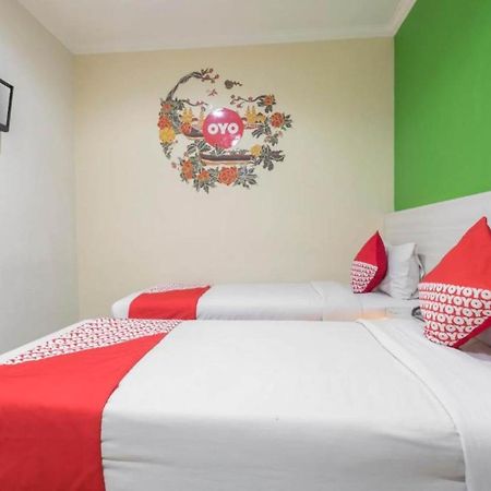 Collection O 91714 Hotel Alden Макасар Экстерьер фото