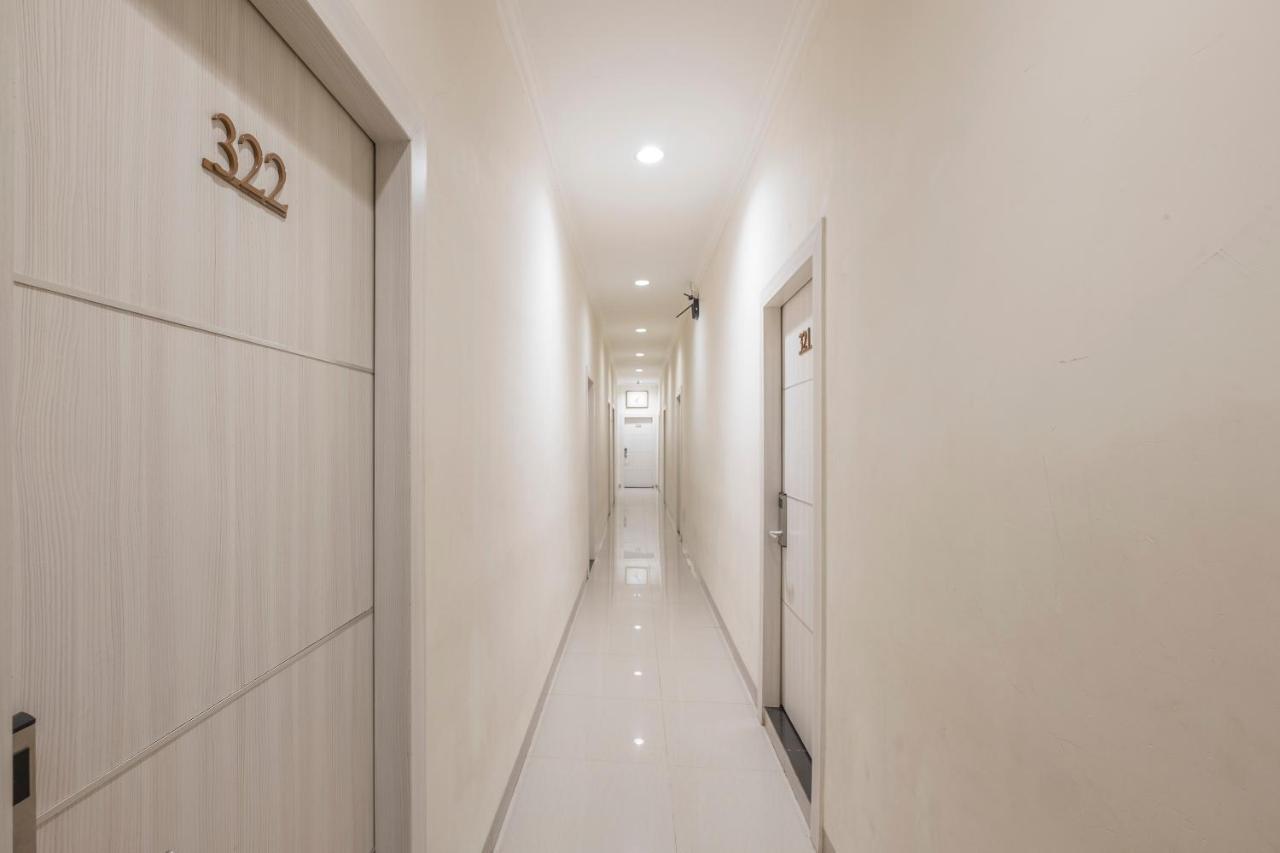 Collection O 91714 Hotel Alden Макасар Экстерьер фото